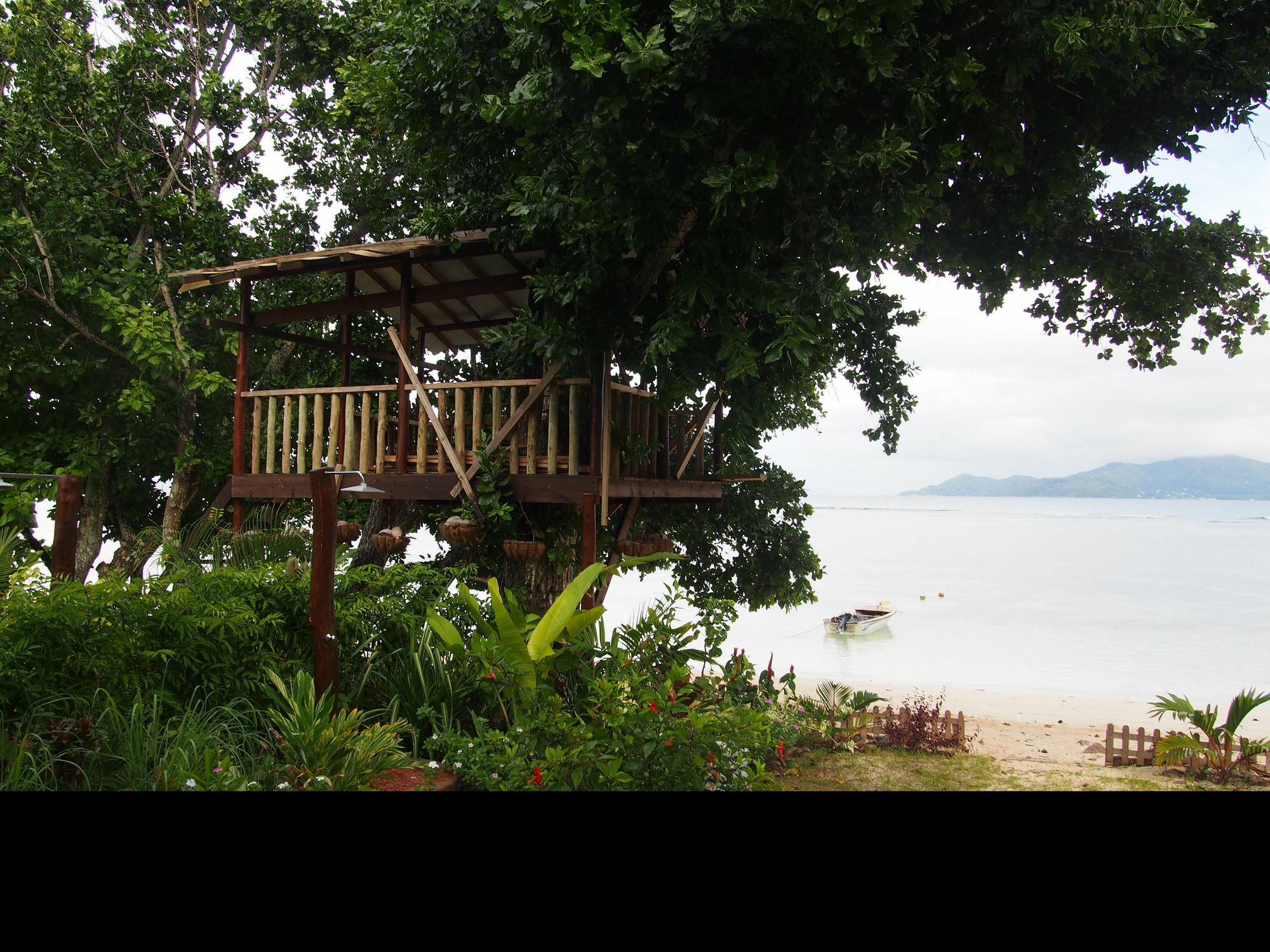 La Digue Luxury Beach & Spa Exterior photo