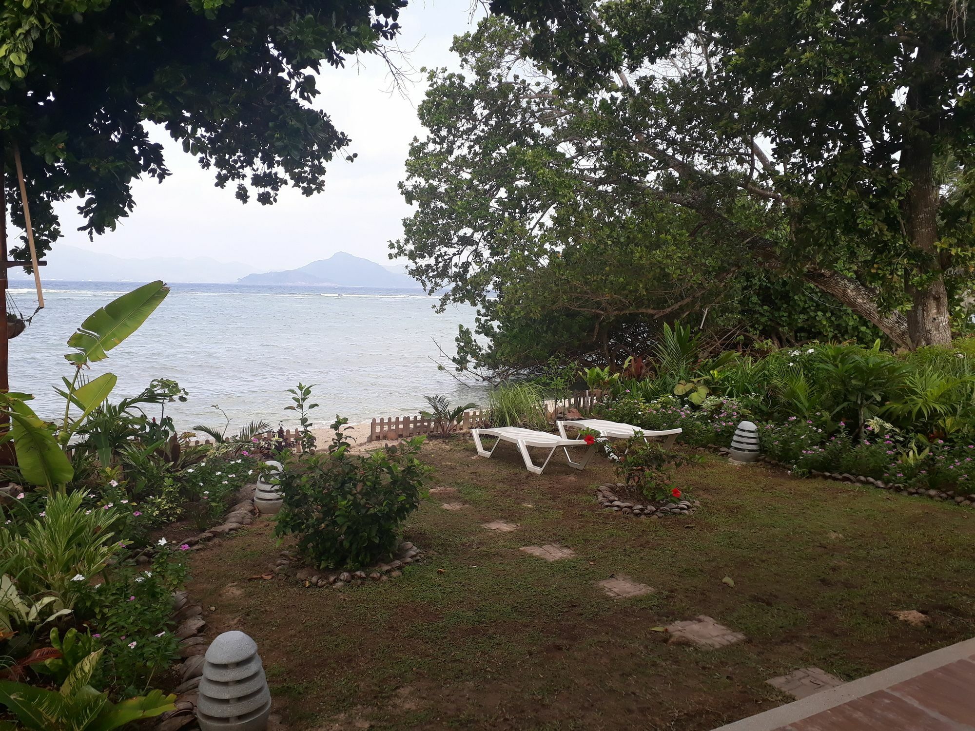 La Digue Luxury Beach & Spa Exterior photo